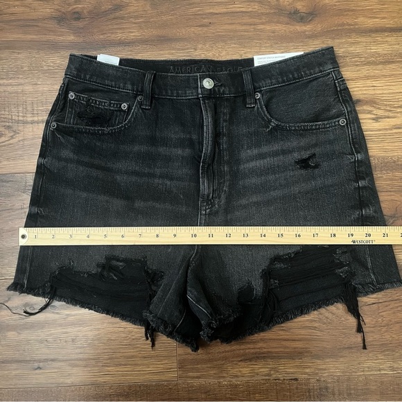 NWT American Eagle Highest Rise 90s Boyfriend Denim Short Black Distressed 12 - Picture 3 of 9
